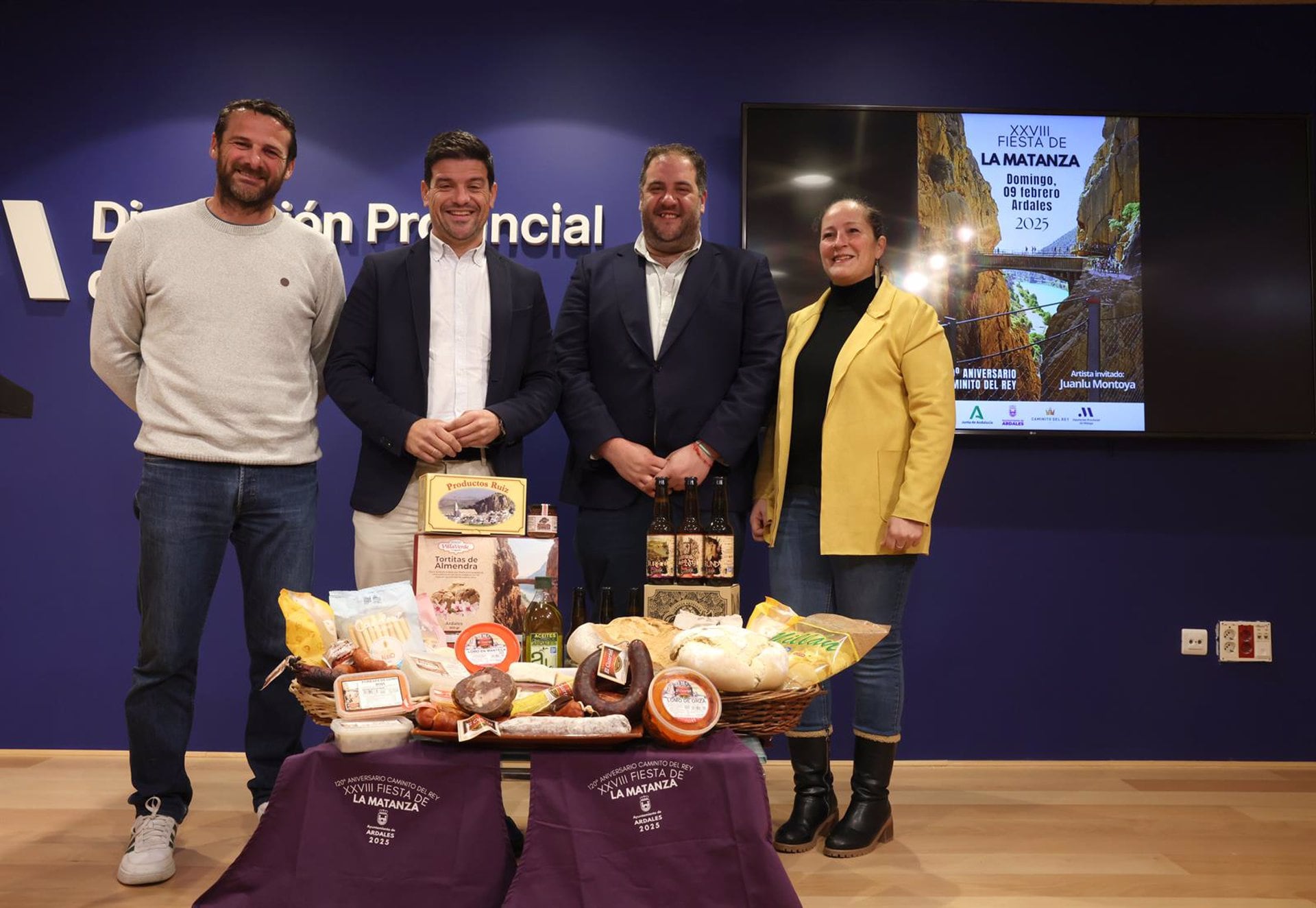 El vicepresidente de la Diputación de Málaga y responsable del Área de Territorio Sostenible, Cristóbal Ortega, junto al alcalde de Ardales, Juan Alberto Naranjo, en la presentación de las actividades de esta fiesta declarada de Singularidad Turística