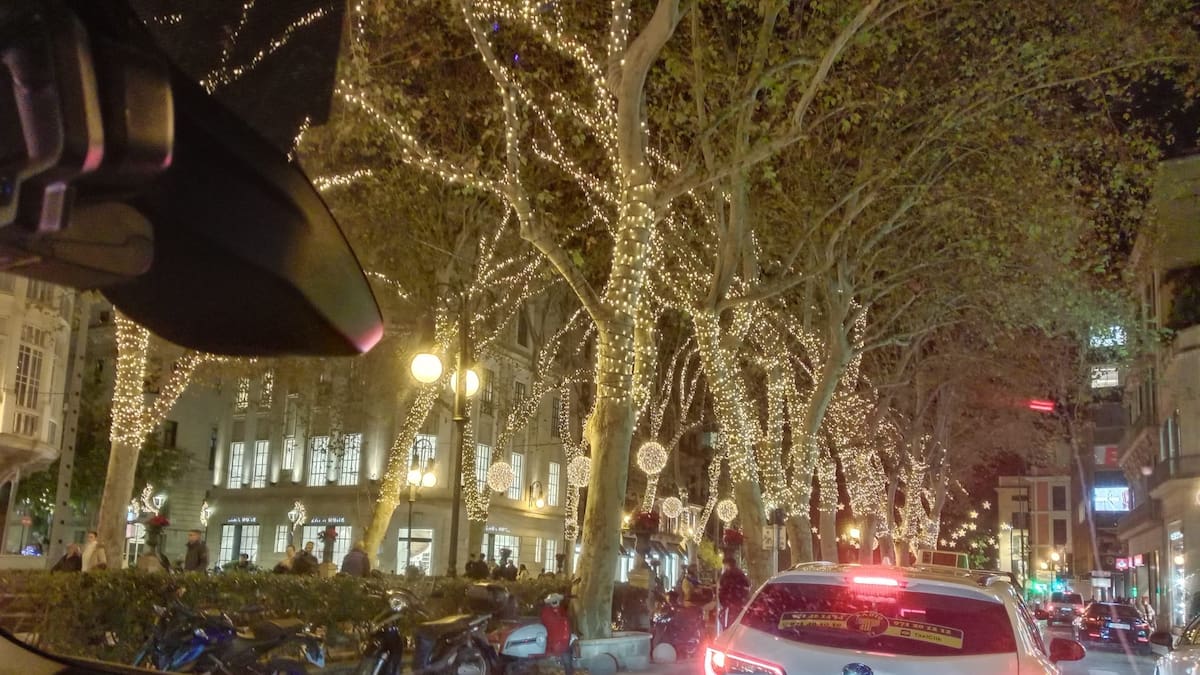Reportaje luces de Navidad en la residencia Borenco y los taxis