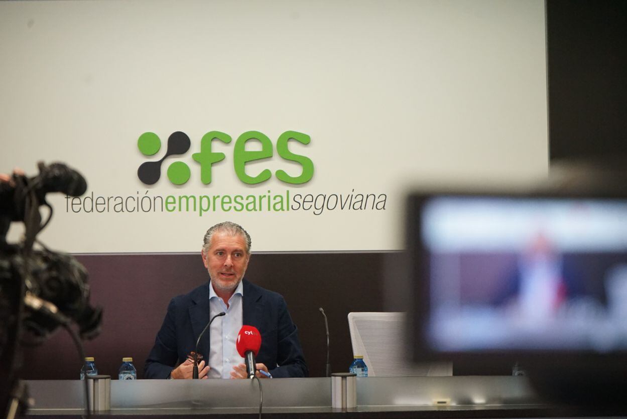 La escuela de negocios de la FES tendrá once ciclos formativos