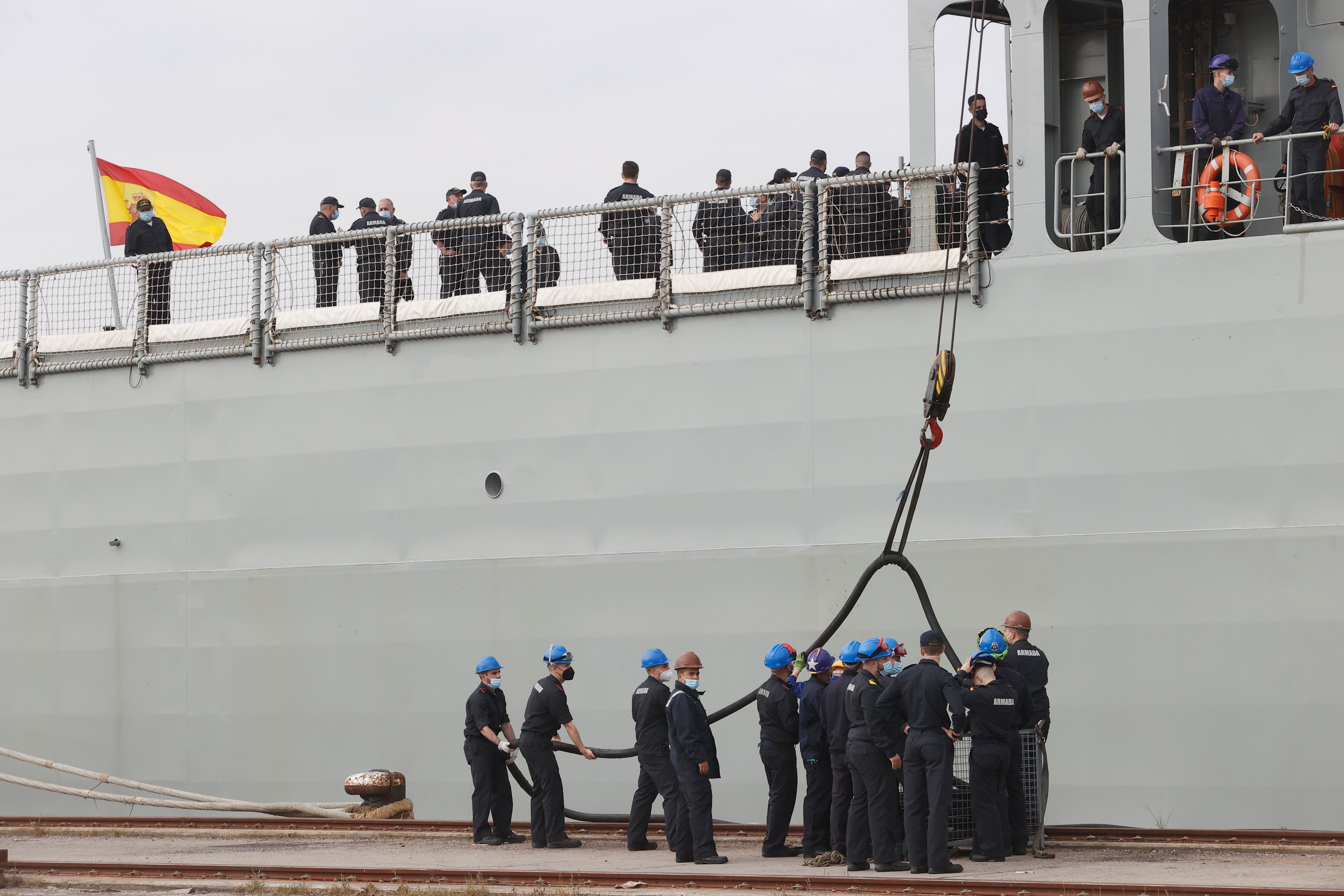 FERROL, 02/05/2022.- El buque &quot;Cantabria&quot; sale a la mar para integrarse en el grupo permanente de la OTAN SNMG-2 en el Mediterráneo tras un acto de despedida presidido por el comandante de la 31ª Escuadrilla de Superficie Astillero de Navantia. EFE/ Kiko Delgado
