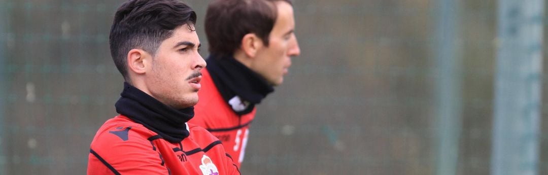 Carlos Fernández en un entrenamiento del Deportivo