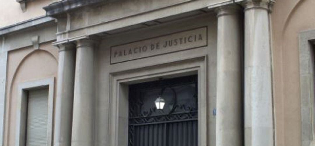Fachada de la Audiencia provincial de Jaén.