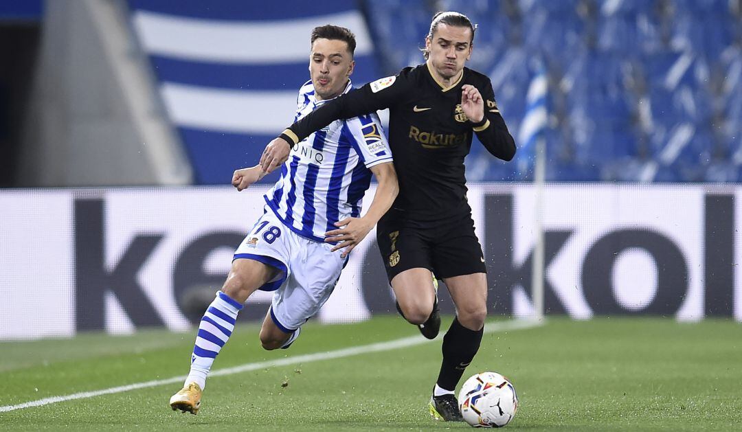 Griezmann le gana la partida a Gorosabel en Anoeta