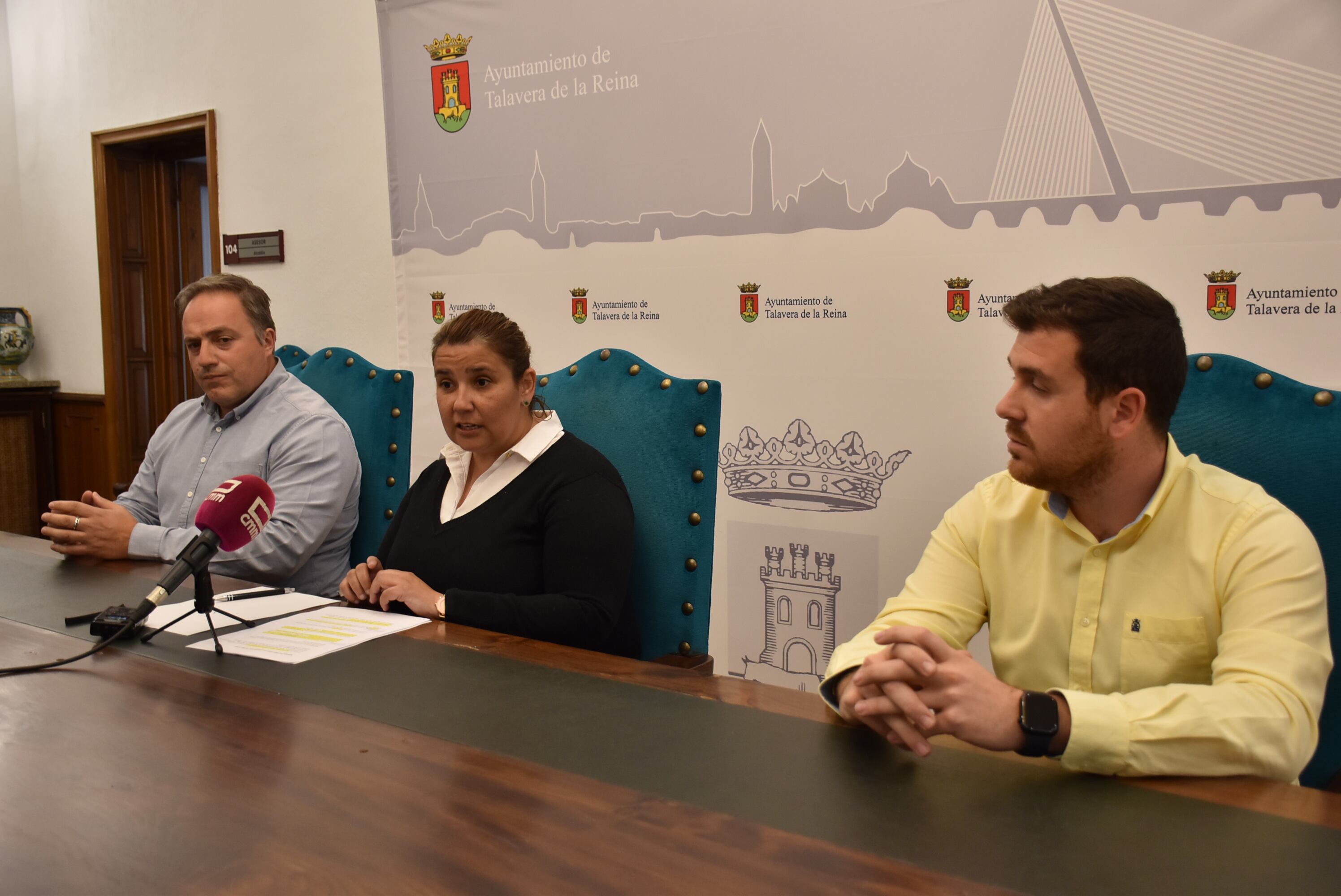 Rueda de prensa alcaldesa junto a representantes sindicales