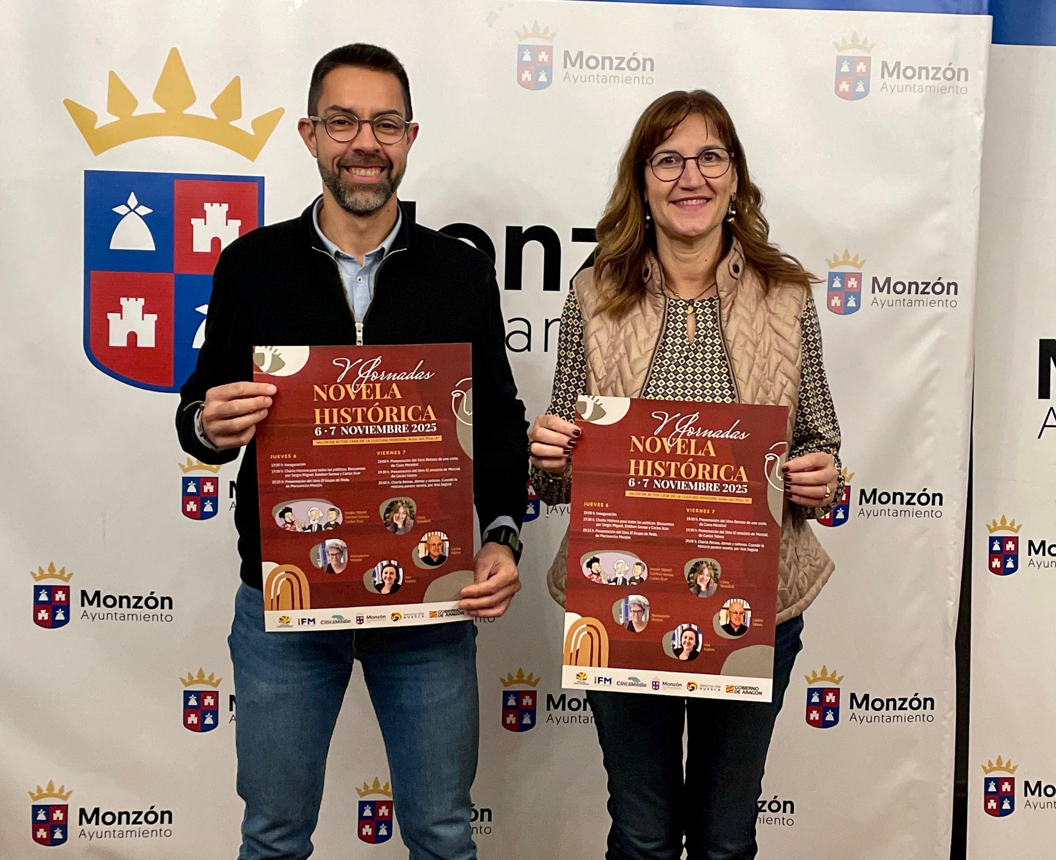 Jairo Sánchez y Olga Asensio tras la presentación de las jornadas. Foto: Ayuntamiento de Monzón