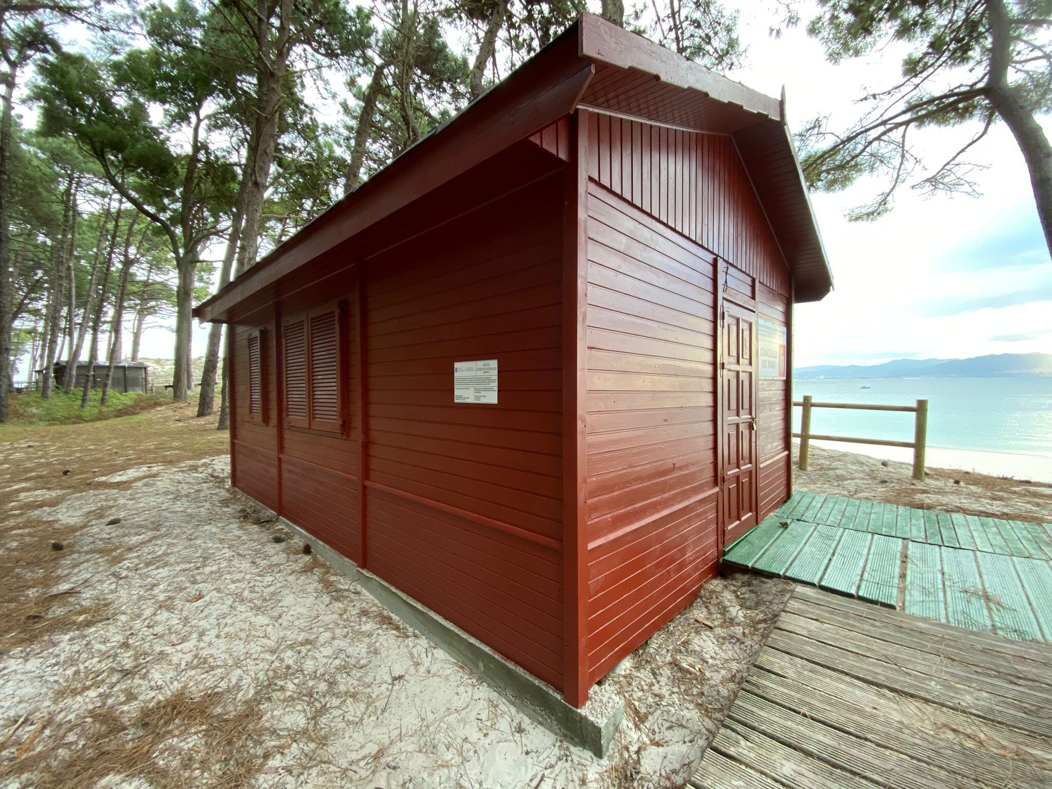Stand municipal de la playa de Rodas