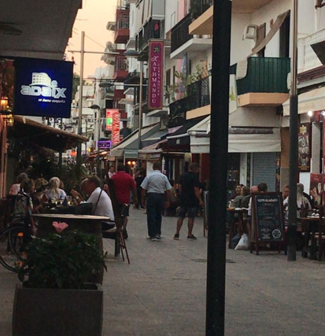 Imagen de archivo de la calle de los restaurantes en Santa Eulària