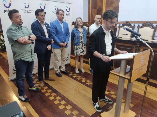 Acto con motivo del Día del Orgullo en el Ayuntamiento de Jaén