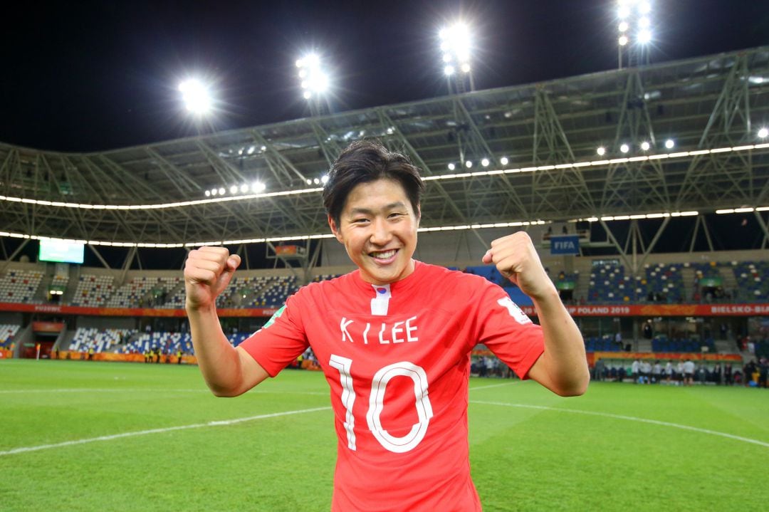 BIELSKO-BIALA, POLAND - JUNE 08: Kangin Lee of Korea Republic celebrates victory after the 2019 FIFA U-20 World Cup Quarter Final match between Korea Republic and Senegal at Bielsko-Biala Stadium on June 08, 2019 in Bielsko-Biala, Poland. (Photo by Alex Livesey - FIFA, FIFA via Getty Images)