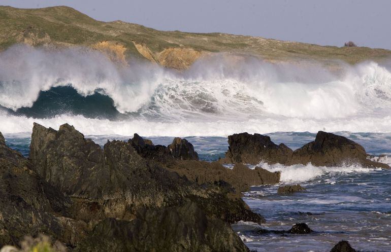 Olas de hasta 5 metros en la costa de Meiras en Valdoviño