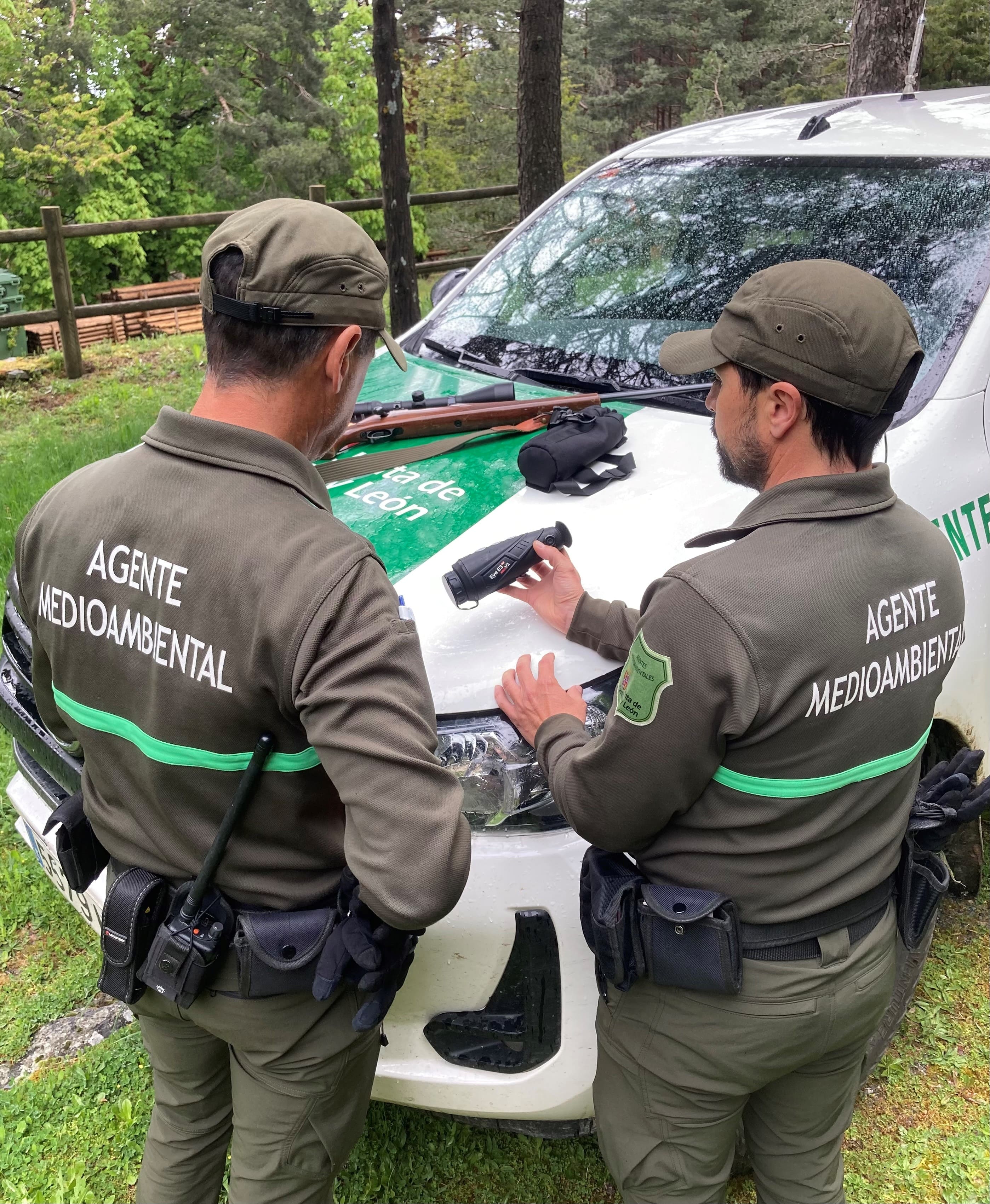 Agentes medioambientales de la Junta de Castilla y León