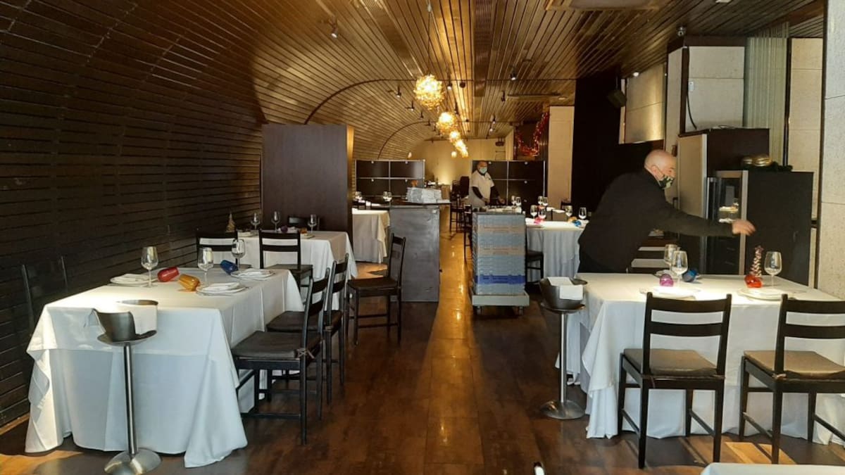 Día tranquilo y de preparación en la hostelería murciana en la primera jornada de apertura en el interior