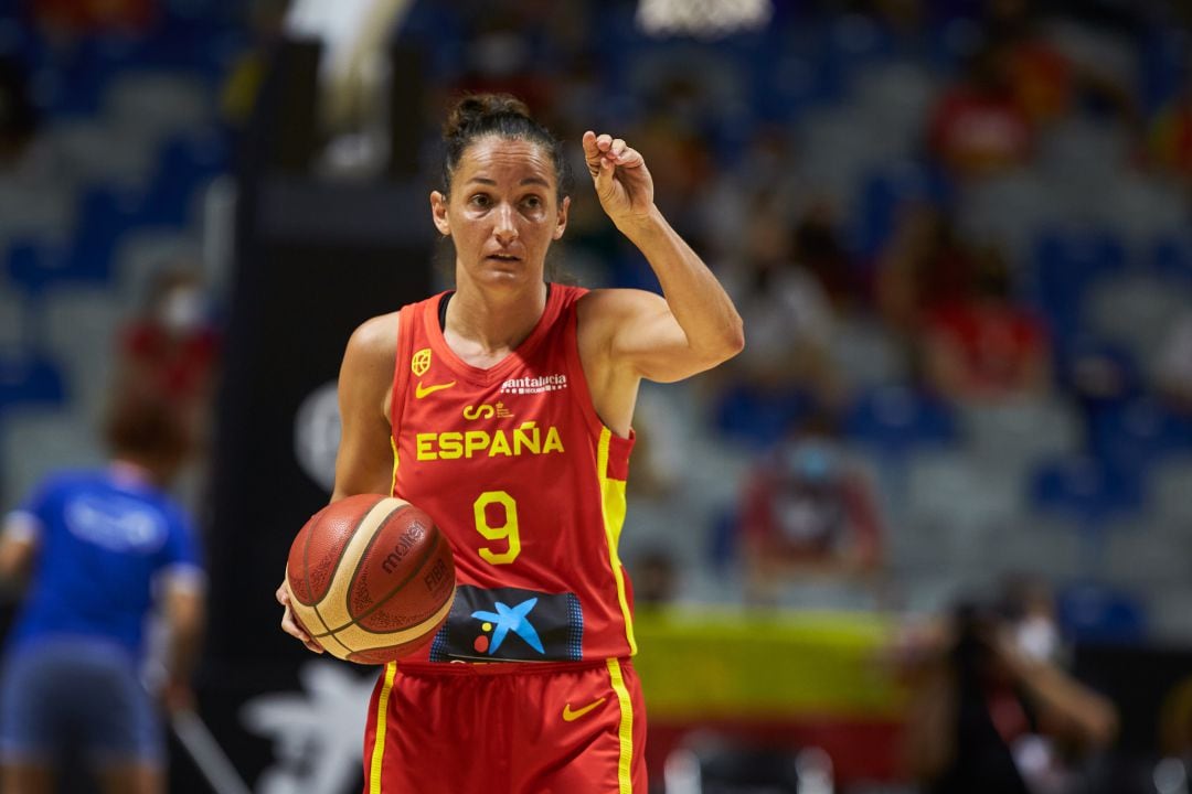 Laia Palau con la selección española de baloncesto femenino