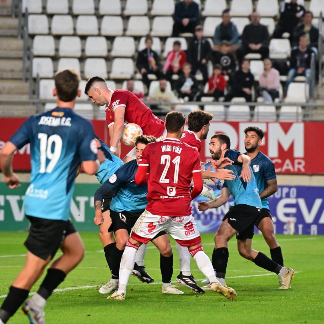 Momento del partido entre el Real Murcia y La Nucía