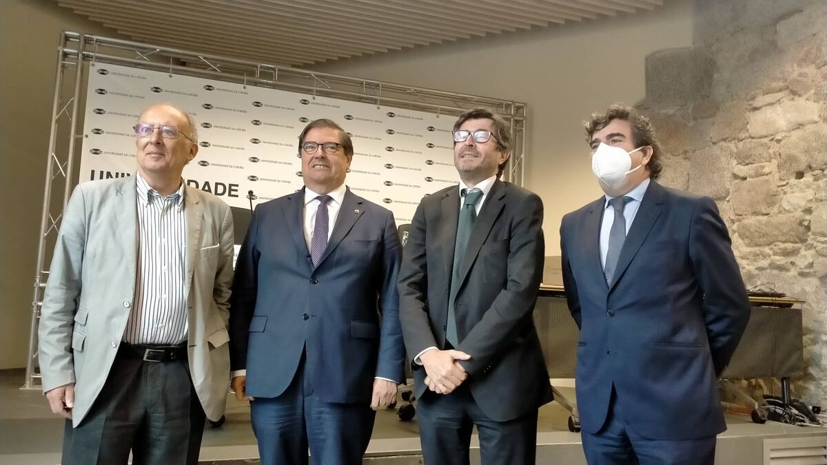 El presidente de Puertos apela al consenso para completar la venta de los muelles al Concello