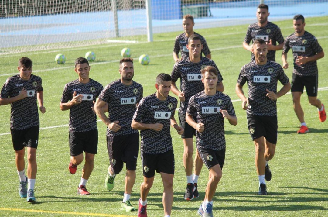 Los jugadores del Hércules corriendo en la ciudad deportiva de Alicante