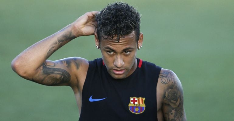 Neymar, durante un entrenamiento del Barça