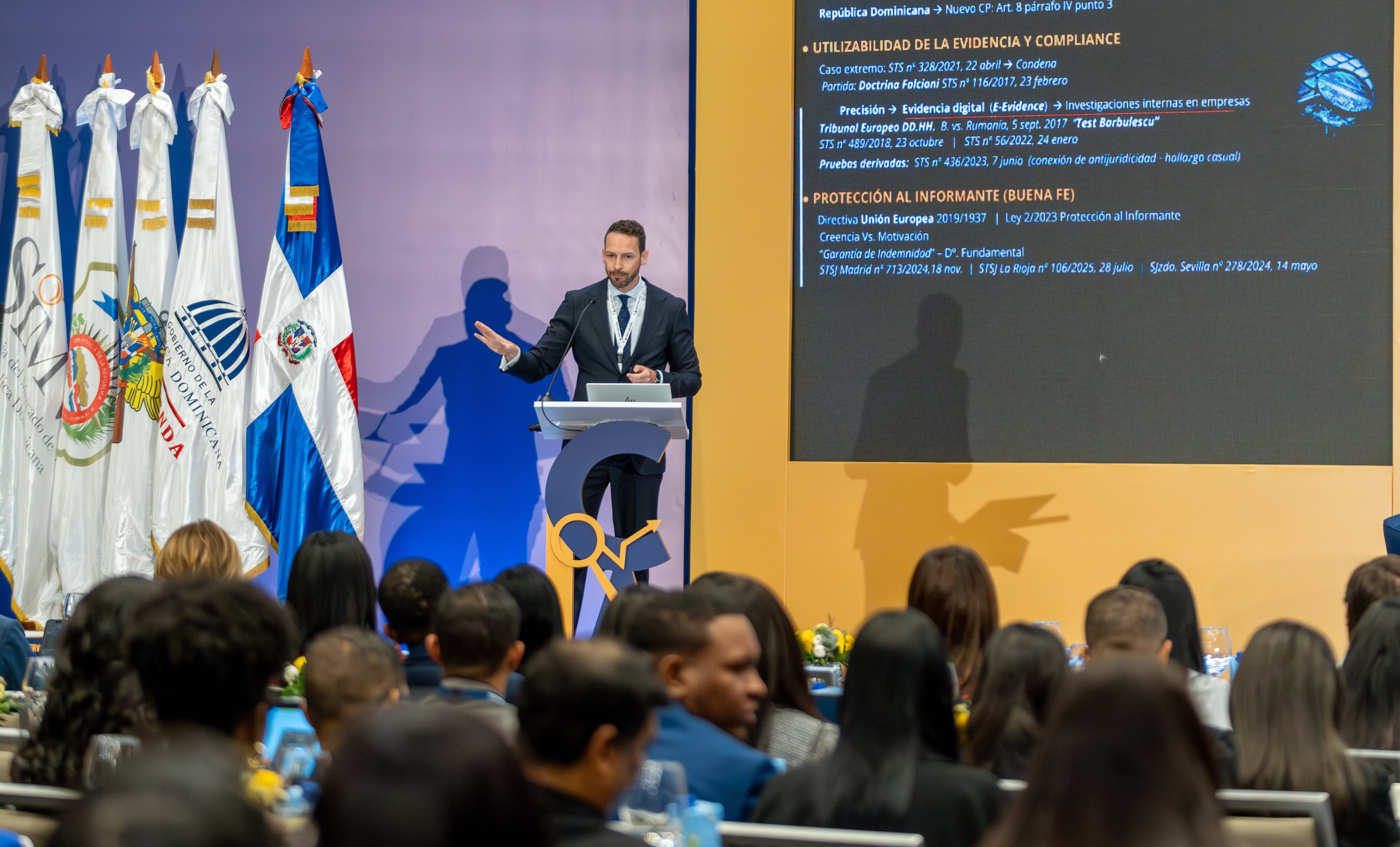 Rafael Aguilera durante su intervención en el VIII Congreso de Lavado de Activos en Santo Domingo