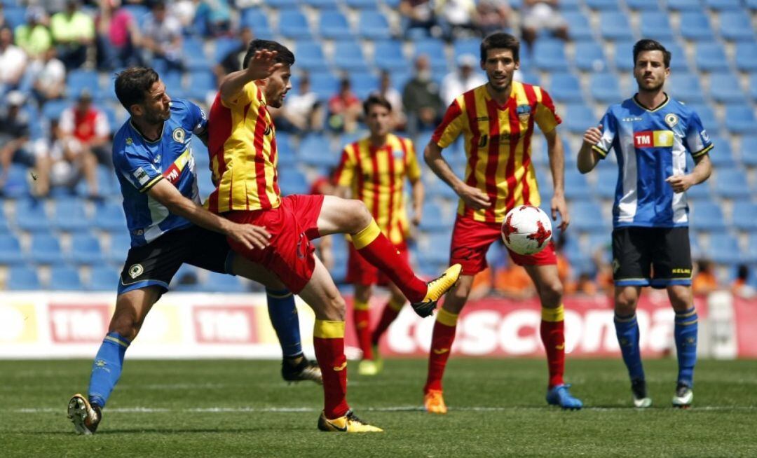 David Torres y Miñano, contra el Lleida, en el Rico Pérez