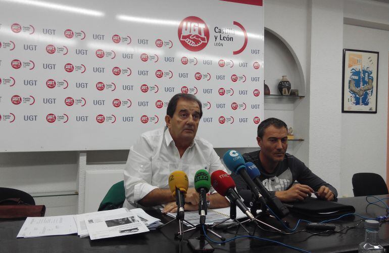 El responsable estatal del Sector Minero de UGT, Víctor Fernández, en rueda de prensa