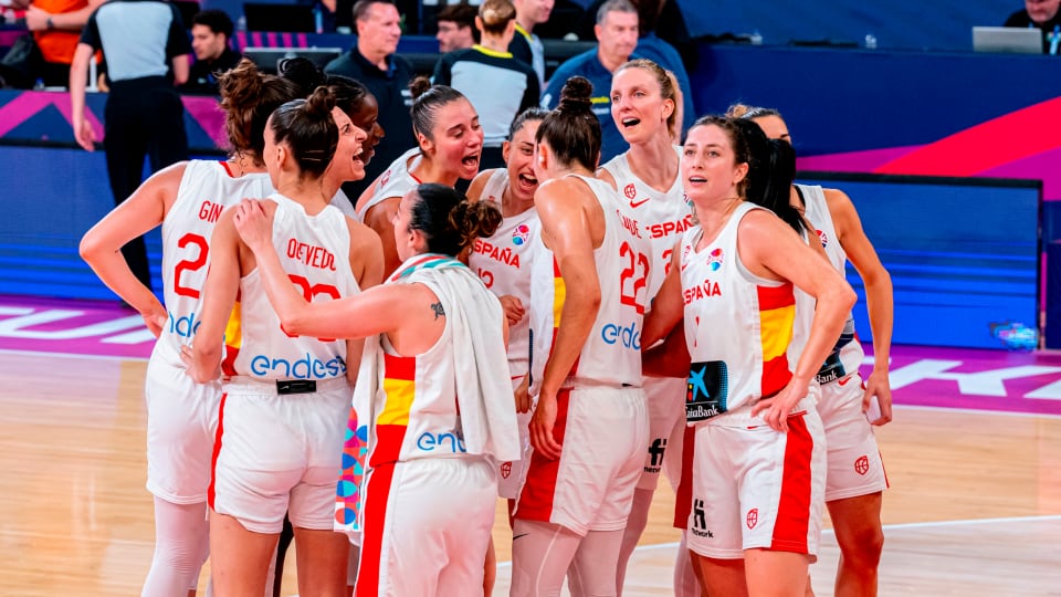 El equipo español celebra la victoria