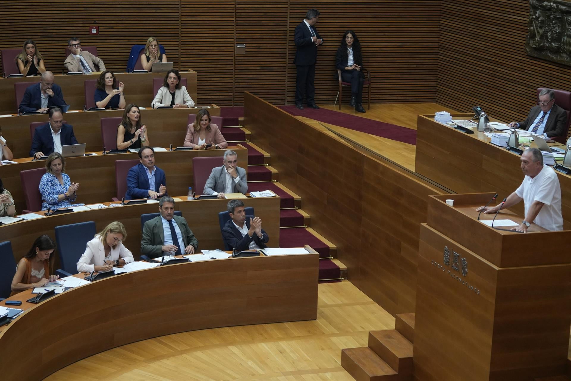 El diputado de Compromís en las Cortes valencianas, Joan Baldoví, interviene durante una sesión plenaria en Les Corts