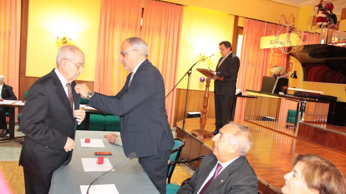 La Obrera homenajea a sus veteranos "mano a mano" con Solera Berciana