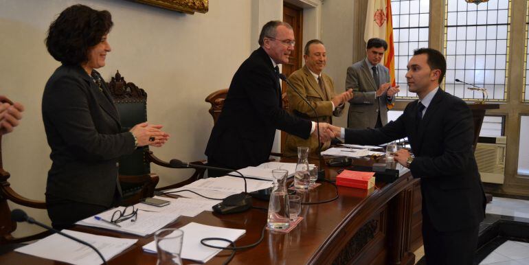 Dani Rubio, en el moment de prendre possessió de l'acta de regidor.