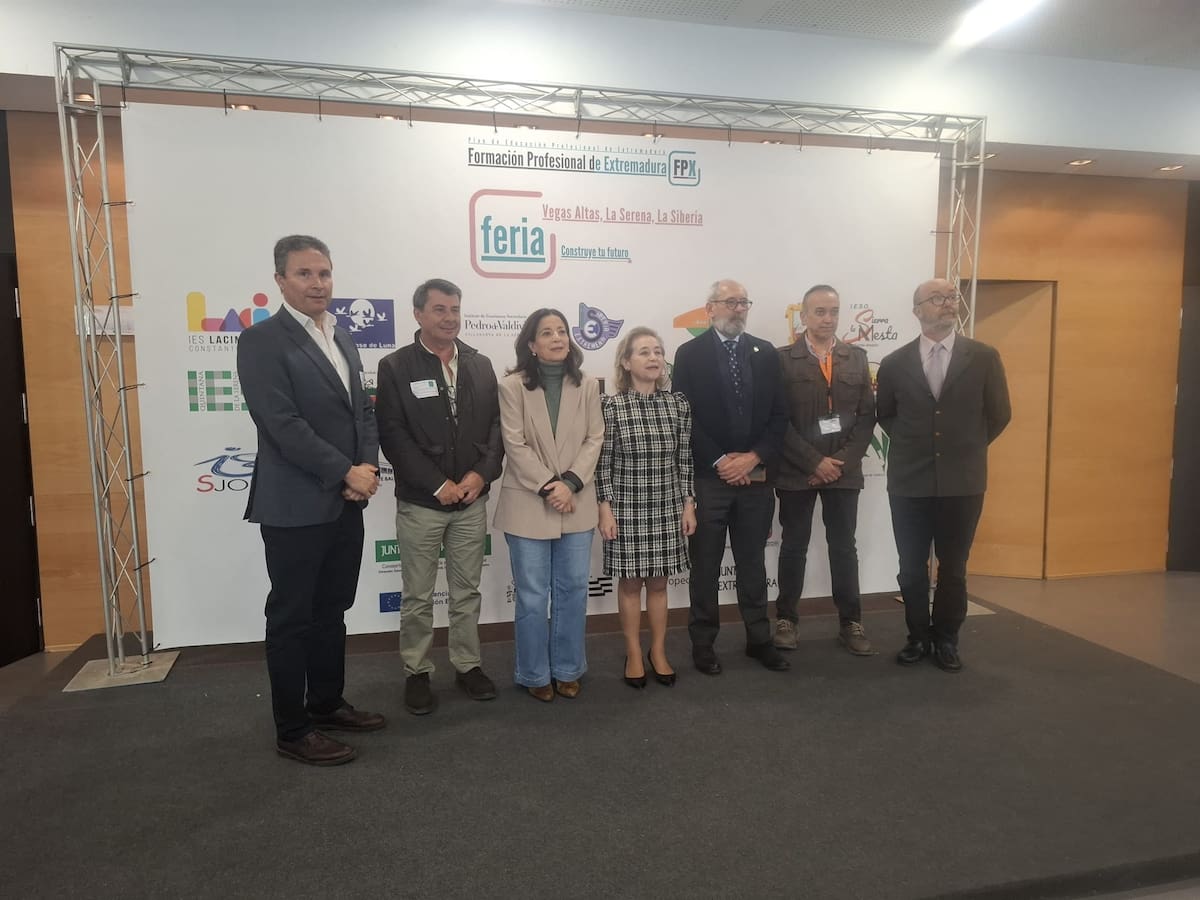 Educación destaca el impulso de la Formación Profesional en el desarrollo de la II Feria FP celebrada en Don Benito