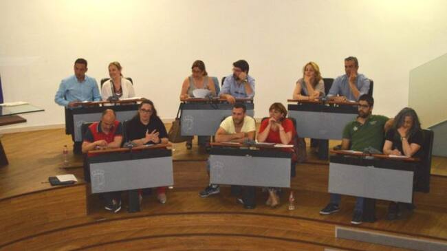 Los grupos de MOVER y Cambiemos votaron en contra de la asignación económica