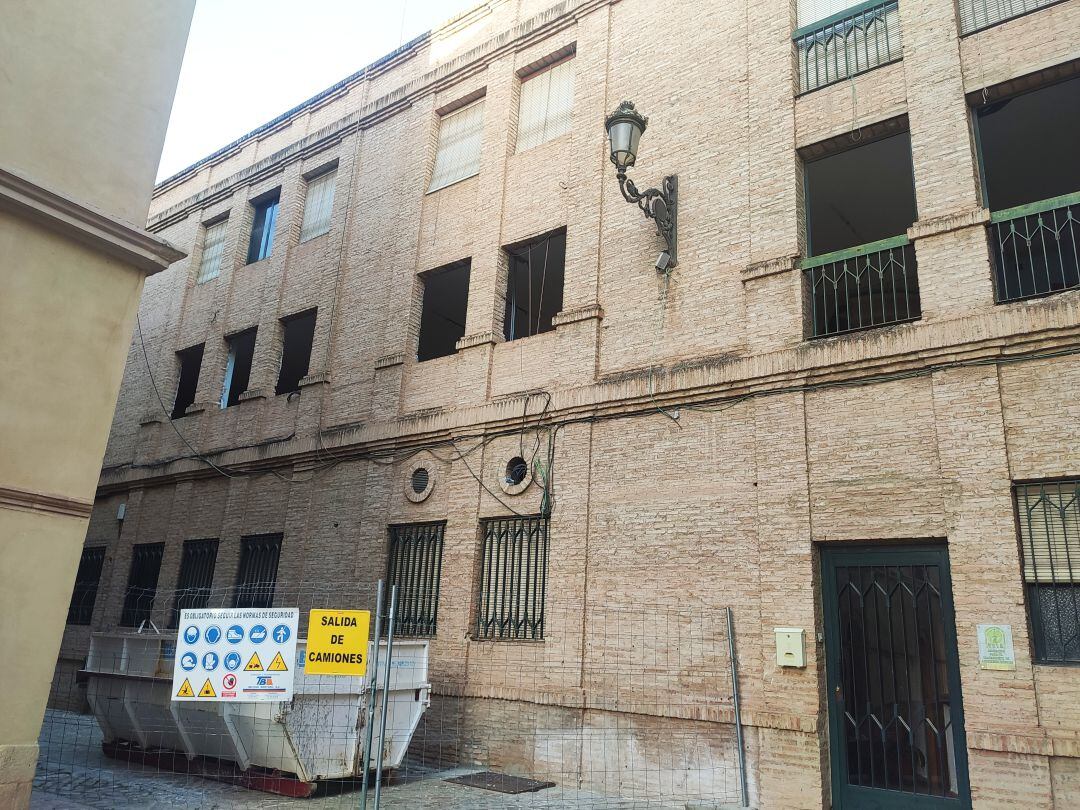 Edificio anexo al ayuntamiento de Linares en obras.