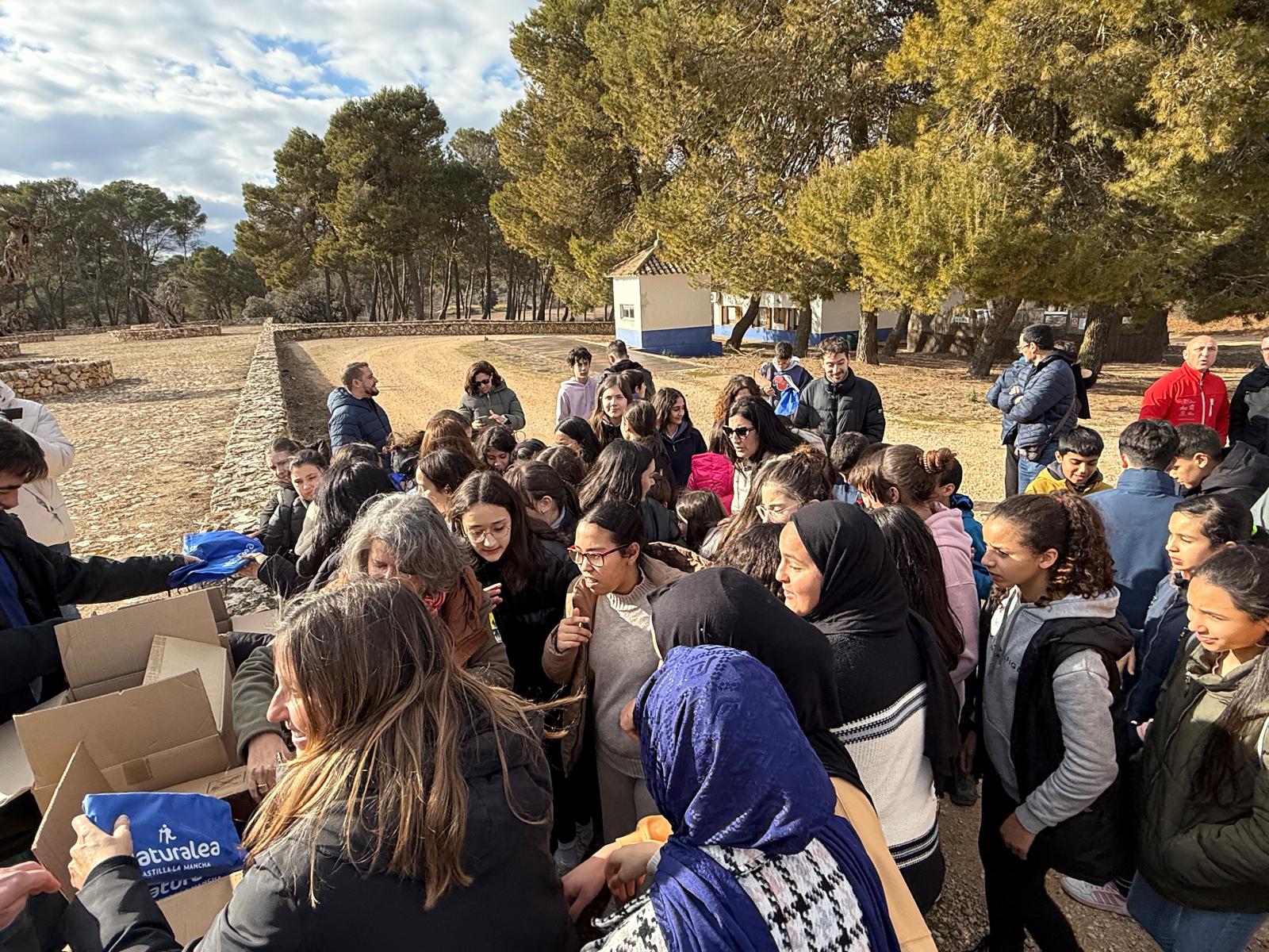 La gente acudió a la suelta del lince ibérico en Las Pedroñeras