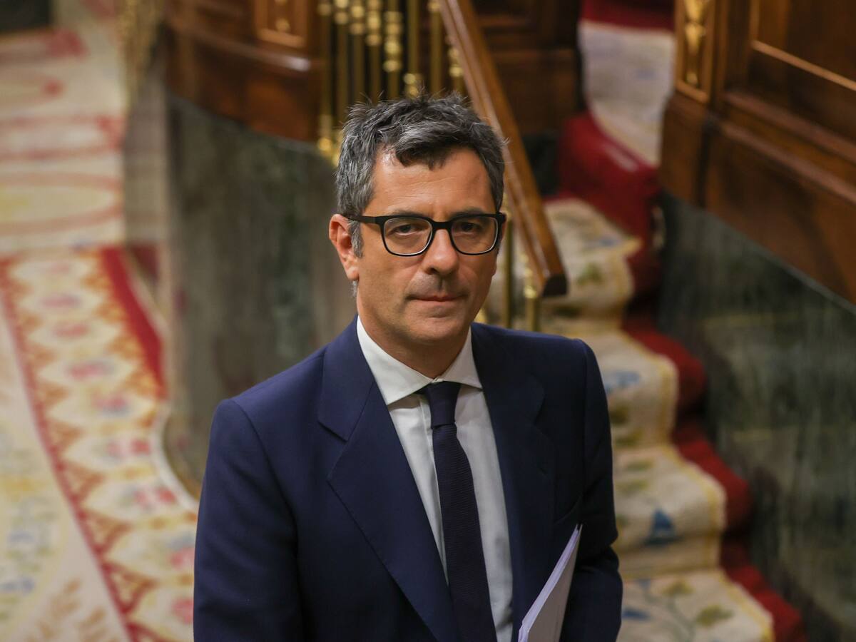 Tornen les Tertúlies d'estiu des Mercadal amb el ministre Félix Bolaños