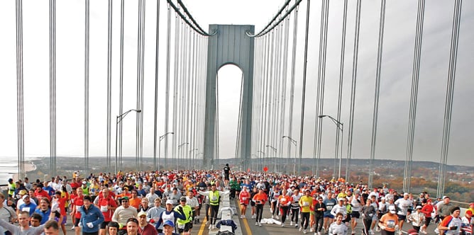 Miles de corredores de todo el mundo disputan su propio un maratón particular en Central Park después de que la prueba atlética fuera cancelada