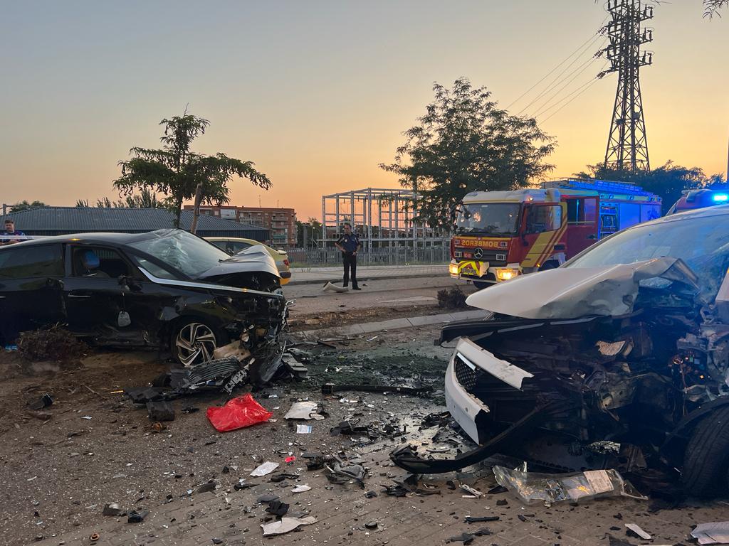 Muere un conductor al ser embestido su coche por otro que huía de la Policía en Madrid