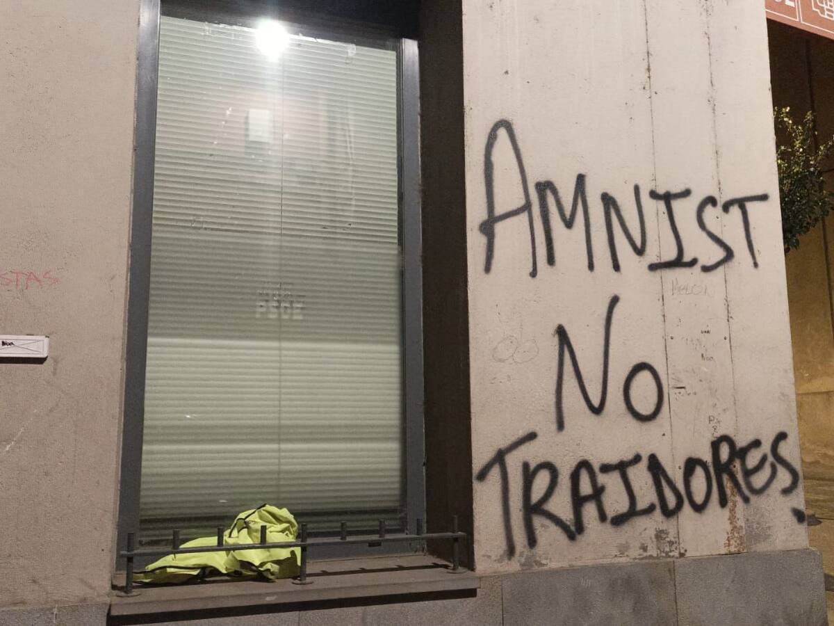 Actos vandálicos contra la sede del PSOE en Monzón