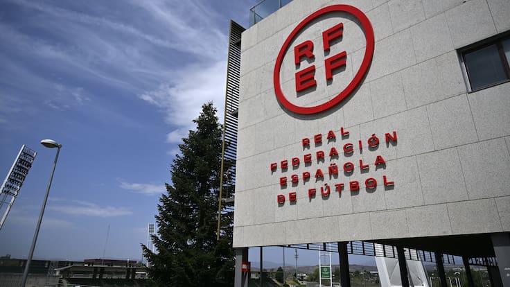 Solo 10 de las 32 federaciones deportivas olímpicas y una de las 19 de fútbol autonómicas cumplen con la paridad exigida en la Ley del Deporte