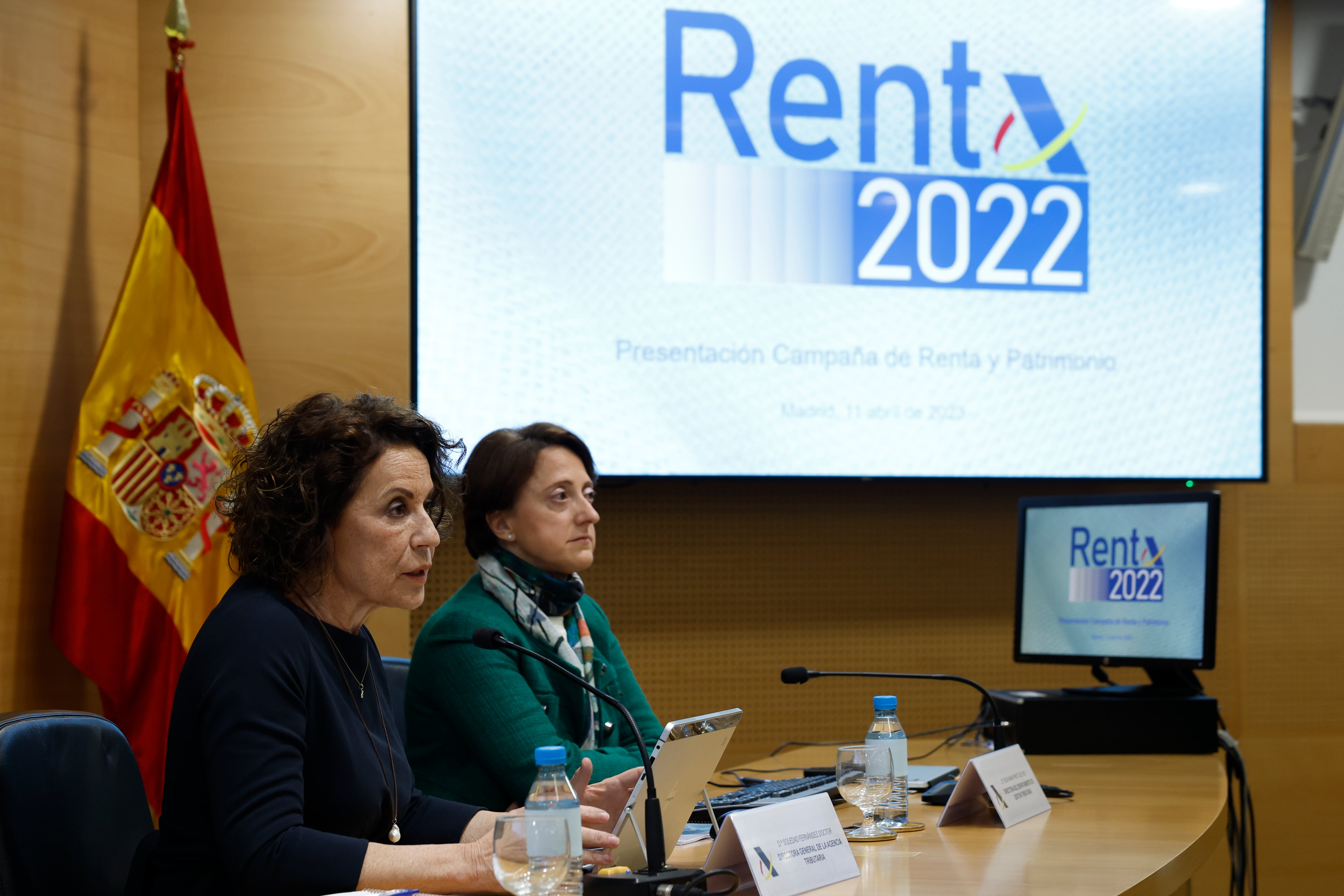 MADRID, 11/04/2023.- La directora general de la Agencia Tributaria, Soledad Fernández (i), y la directora del Departamento de Gestión Tributaria, Rosa María Prieto, presentan la campaña de la Renta 2022, este martes en Madrid. EFE/ J.J. Guillén
