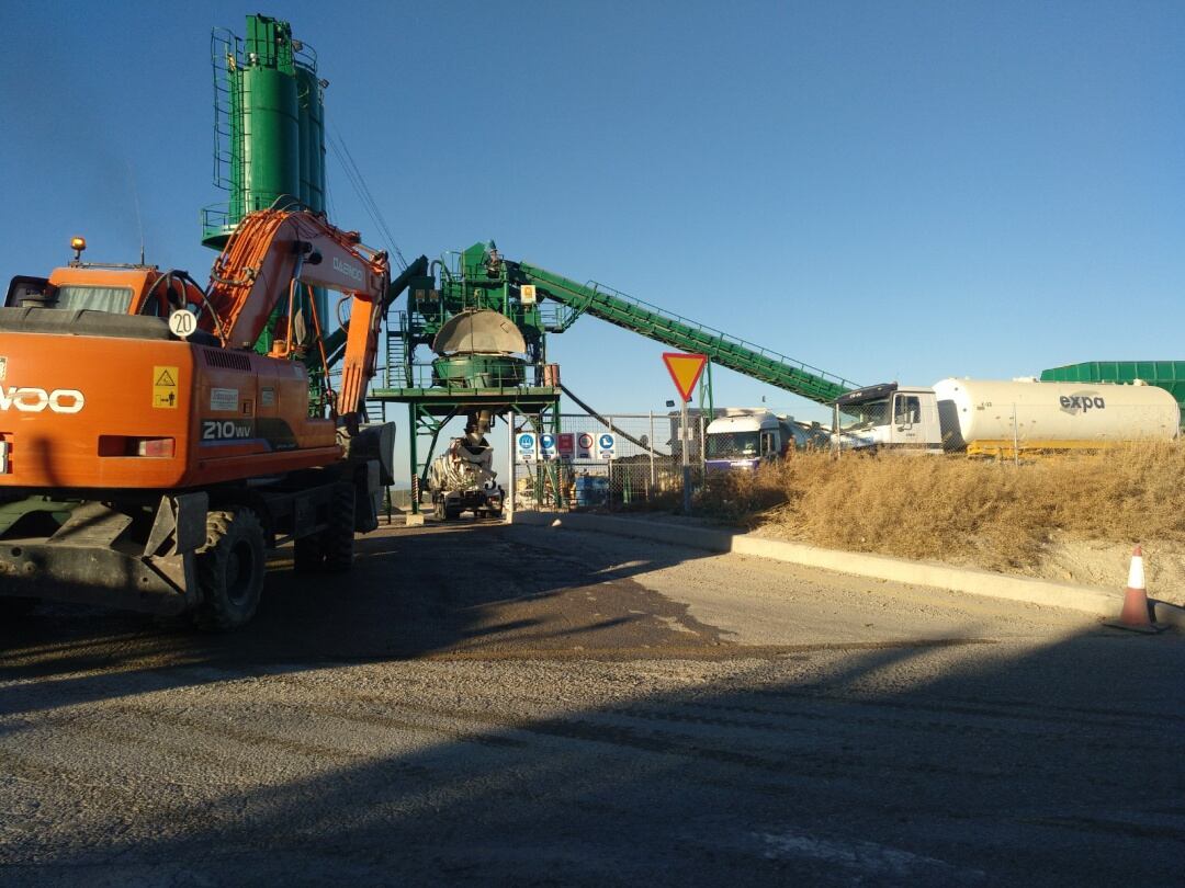 Maquinaria para la construccción de la autovía A32 en Villacarrillo