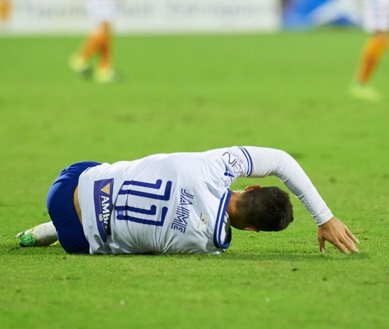 Jaime Romero en el momento de lesionarse de gravedad frente al Deportivo Alavés