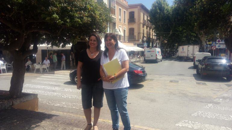 Las concejalas del PP en Dénia, María Mut e Isabel Gallego. 