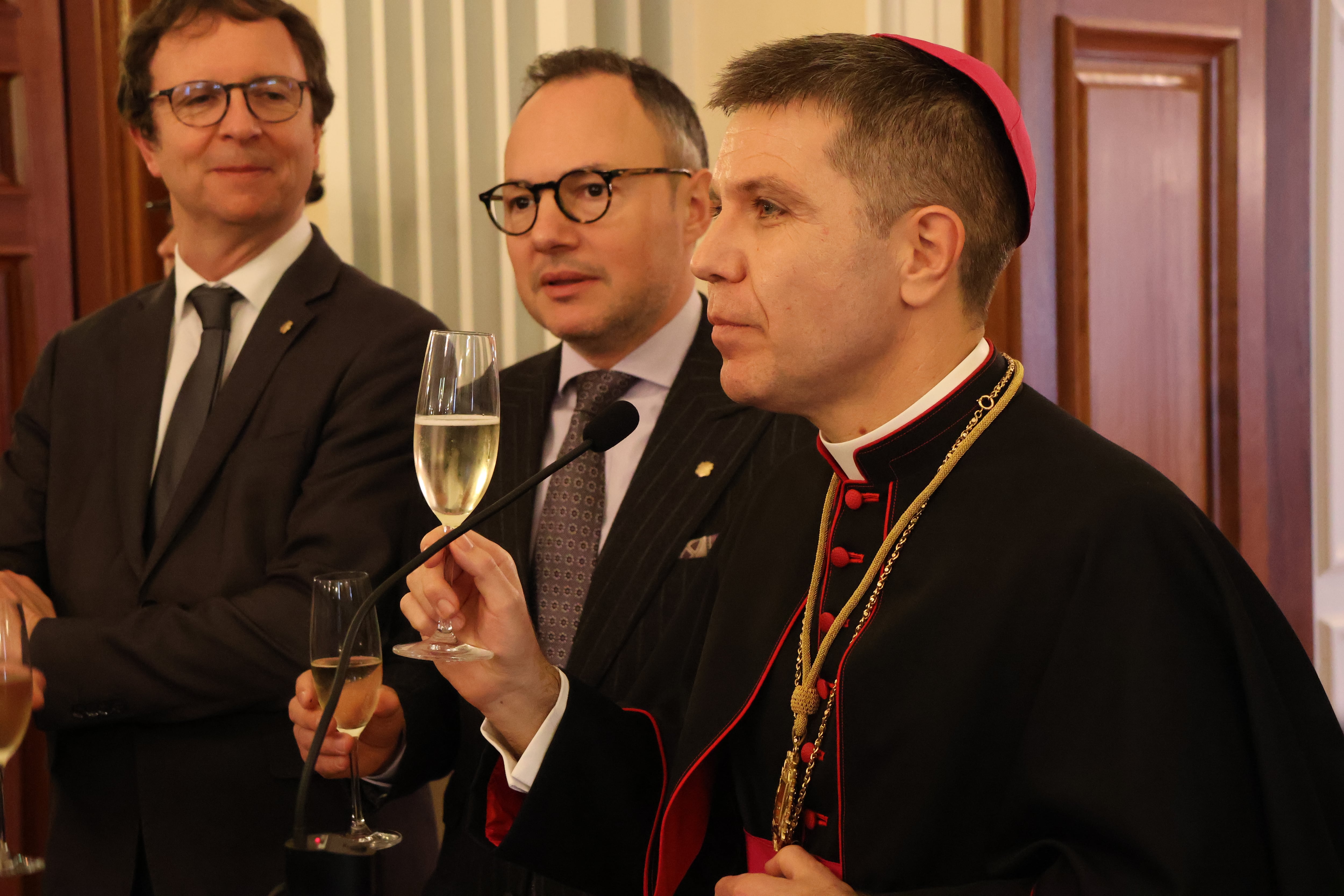 Primera recepció de Nadal del bisbe Josep Lluis Serrano Pentinat al palau Episcopal de la Seu d'Urgell.