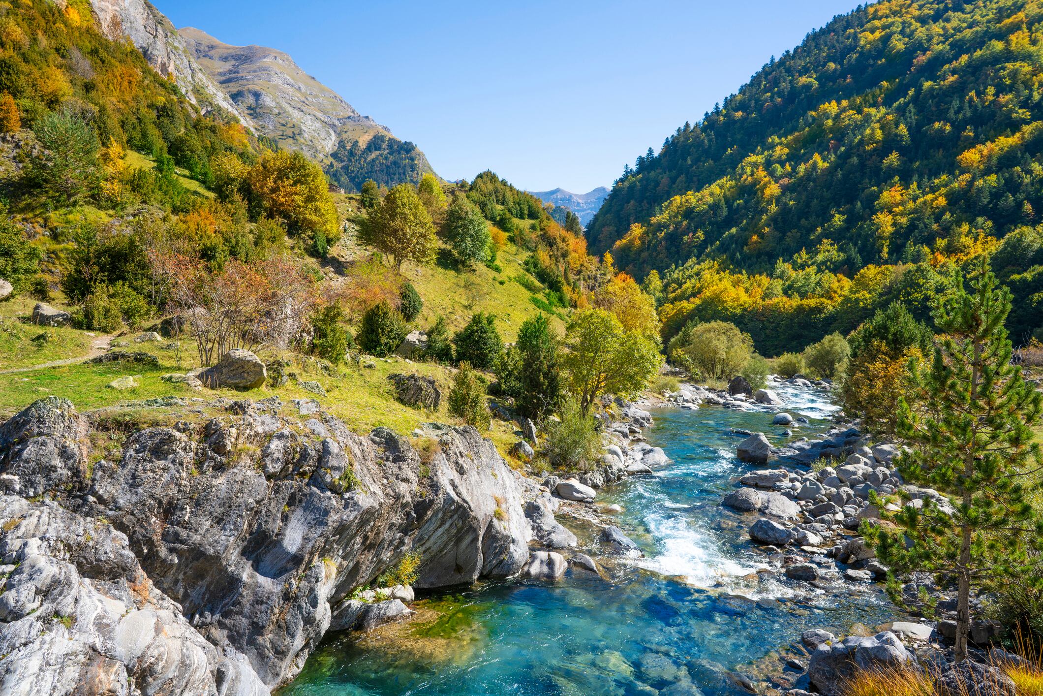 Río Ara en el valle de Bujaruelo (provincia de Huesca)