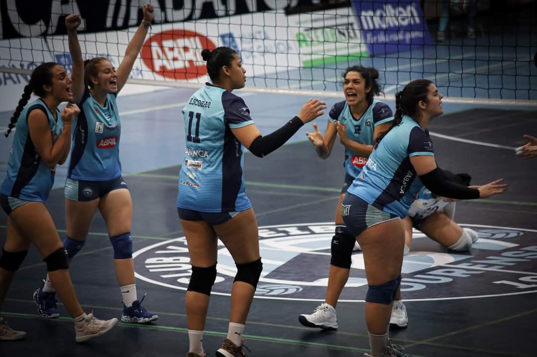 Pese a no ascender gran temporada del Voleibol Ourense