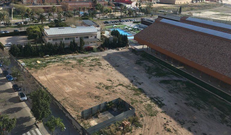 Parcela que los vecinos de Penya Roja se niegan a que el Ayuntamiento recalifique para compensar a Guadalmedina