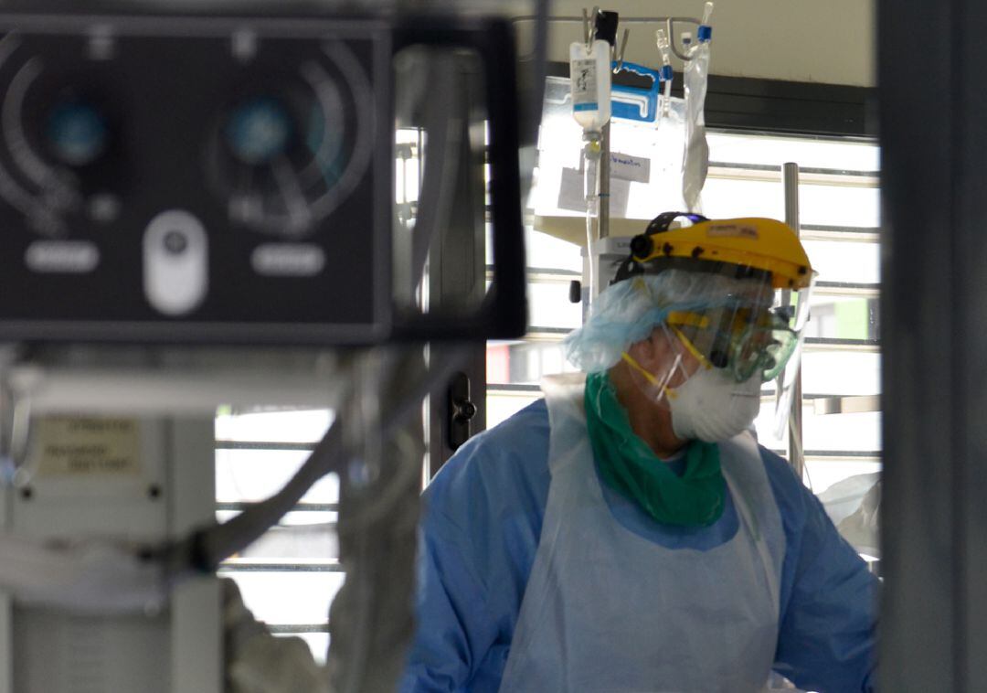 Unidad de Cuidados Intensivos para pacientes Covid en el Hospital Reina Sofía