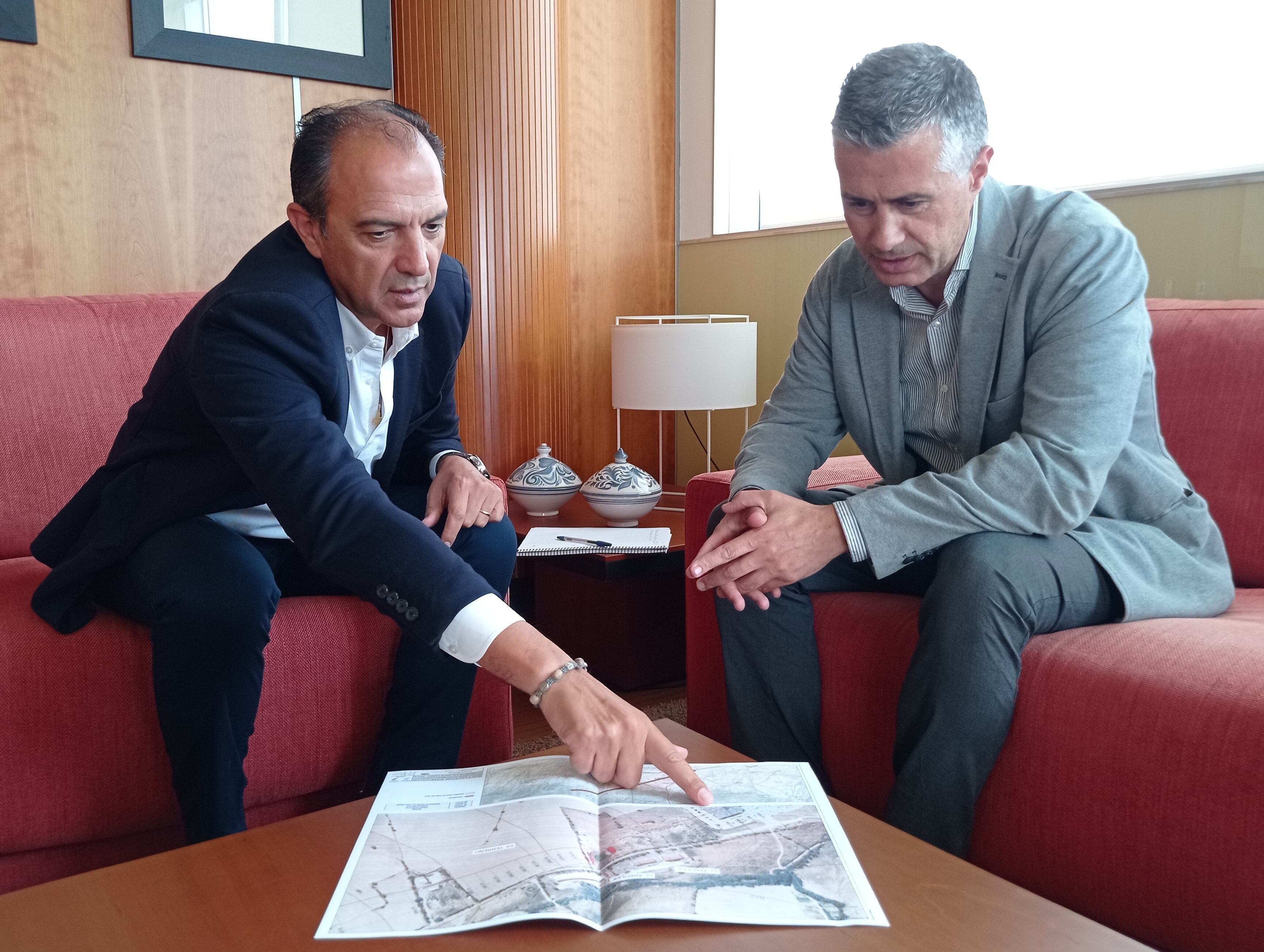 Primera reunión del alcalde de Jaca con el consejero de Sanidad del Gobierno de Aragón