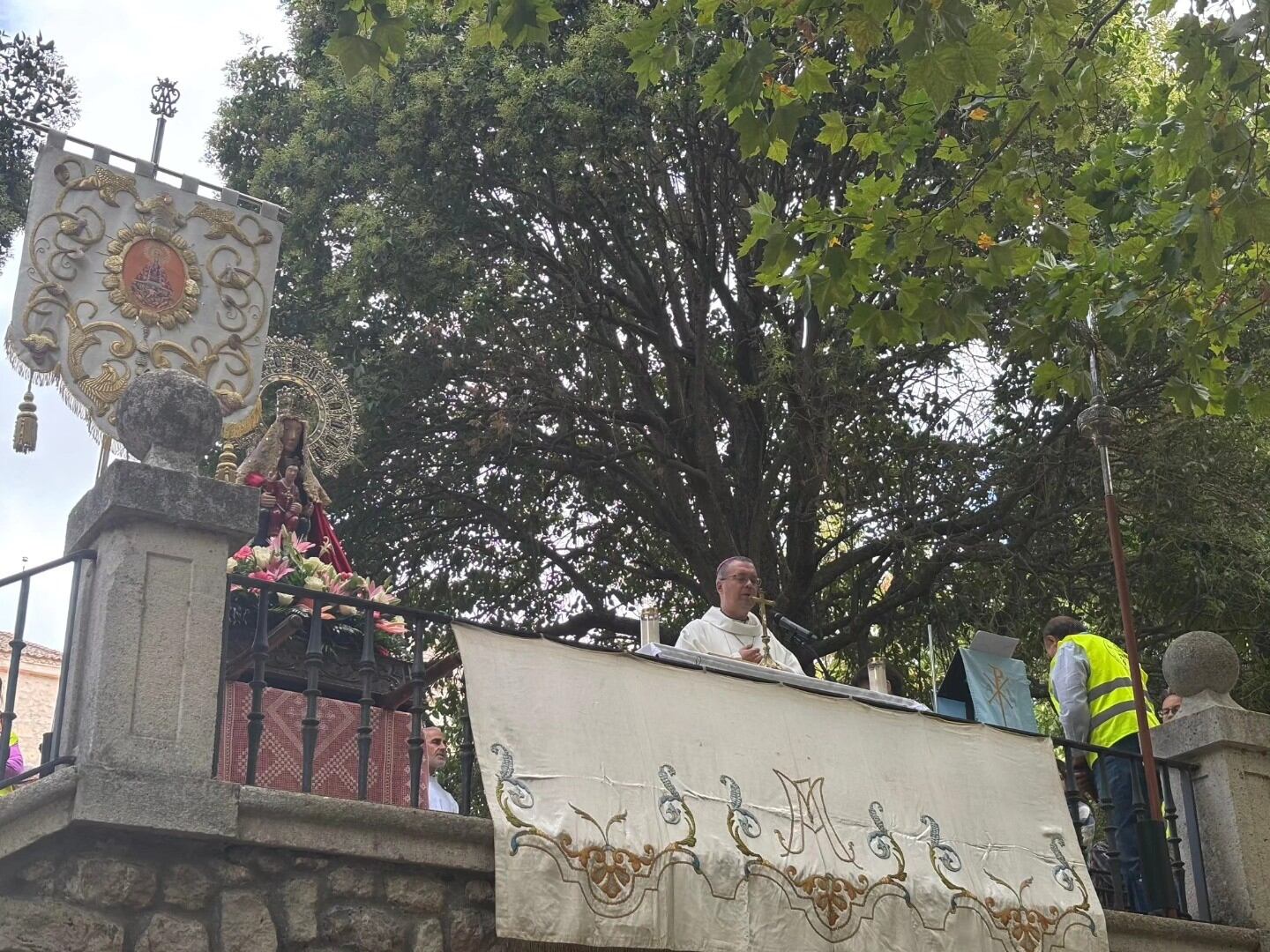 Jesus Vidal, Obispo de Segovia, en la misa de campaña con motivo de la romería de El Henar
