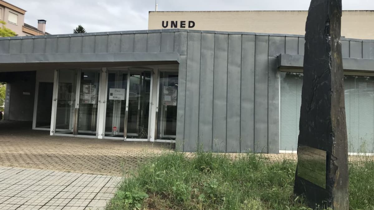 La UNED convoca 18 plazas de tutor, entre ellas las de nuevas titulaciones