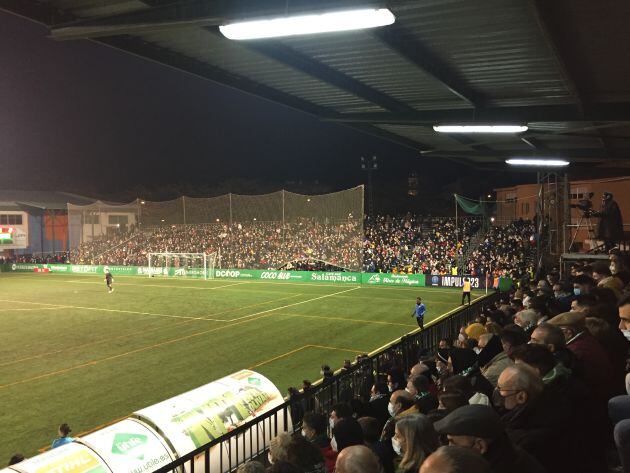 El campo de la Juventud presentó un lleno absoluto.